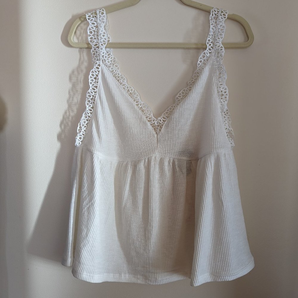 NWT Beautiful White  Eyelet Tank